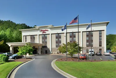 Photo 2 - Hampton Inn Martinsville