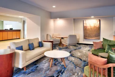 Photo 3 - Fairfield Inn & Suites by Marriott Seattle Bellevue/Redmond