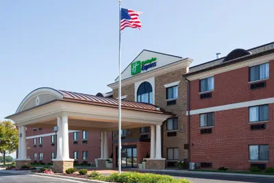 Photo 2 - Holiday Inn Express Sheboygan-Kohler by IHG