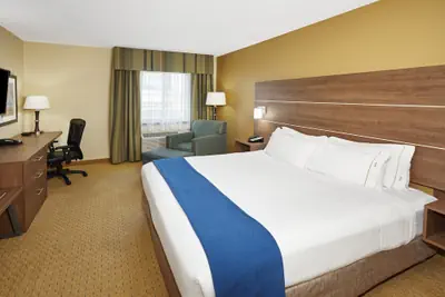 Photo 3 - Holiday Inn Express Sheboygan-Kohler by IHG