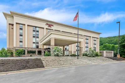 Photo 2 - Hampton Inn Princeton
