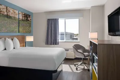 Photo 2 - Days Inn by Wyndham Neenah