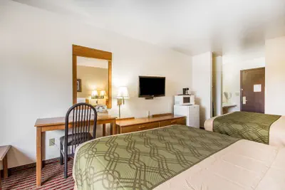 Photo 5 - Rodeway Inn & Suites Madison East
