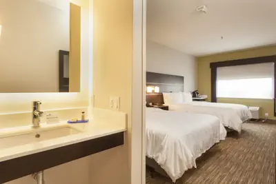 Photo 4 - Holiday Inn Express & Suites Santa Fe by IHG