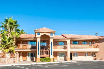 Photo 2 - Quality Inn & Suites Las Cruces - University Area