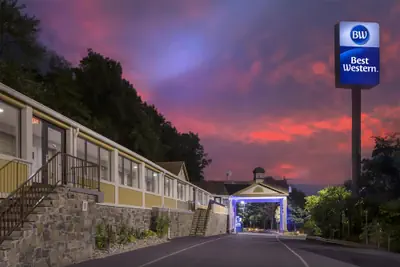 Photo 2 - Best Western Fort Lee