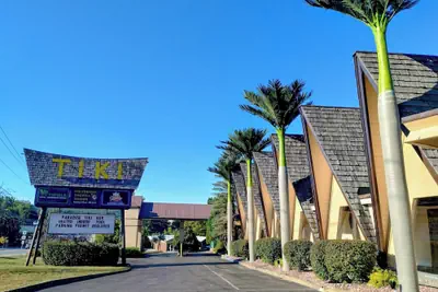 Photo 2 - Tiki Resort