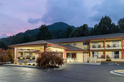 Photo 2 - Ramada by Wyndham Maggie Valley