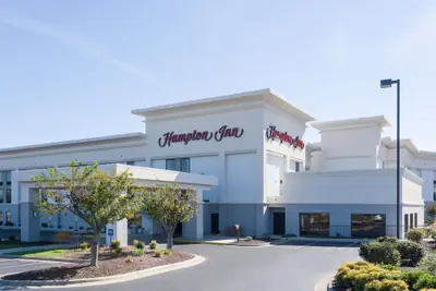Photo 2 - Hampton Inn Mount Airy