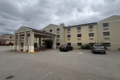 Photo 2 - Wingate by Wyndham Pittsburgh/West Mifflin