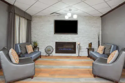 Photo 4 - Hampton Inn Pittsburgh/West Mifflin