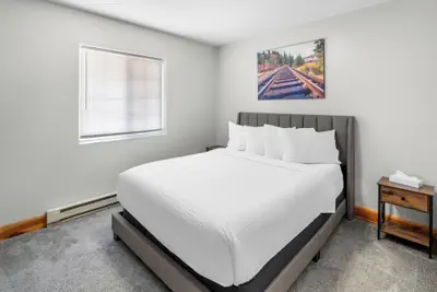 Photo 5 - EverSpring Inn & Suites