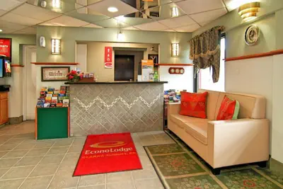 Photo 3 - Econo Lodge Clarks Summit - Scranton