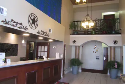 Photo 3 - Executive Inn and Suites Wichita Falls
