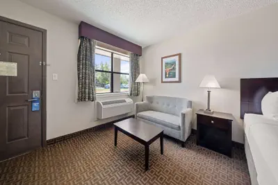 Photo 4 - Days Inn by Wyndham Round Rock