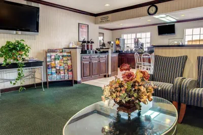 Photo 5 - Econo Lodge Inn & Suites El Paso West