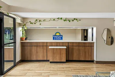 Photo 3 - Days Inn & Suites by Wyndham DeSoto