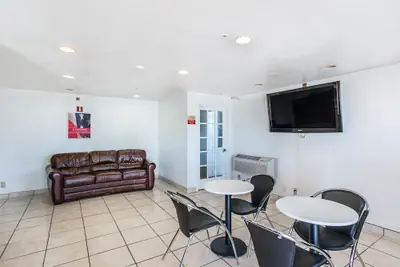 Photo 4 - Motel 6 San Marcos, TX - North