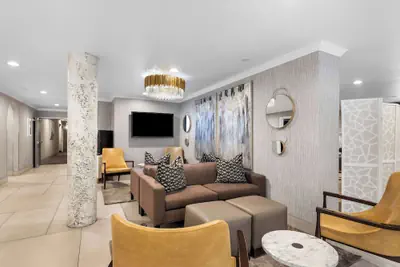 Photo 4 - Best Western Plus Abbey Inn
