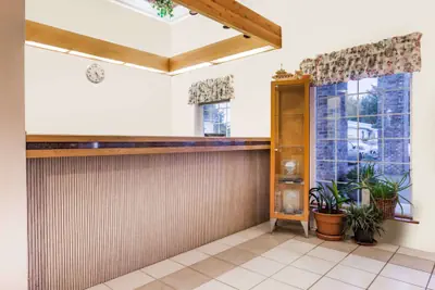 Photo 4 - Days Inn by Wyndham Ocean Shores