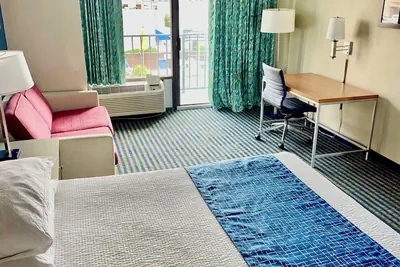 Photo 5 - Days Inn by Wyndham Virginia Beach At The Beach