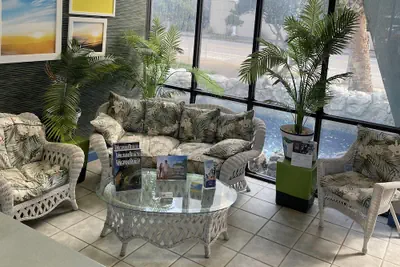 Photo 2 - Days Inn by Wyndham Virginia Beach At The Beach