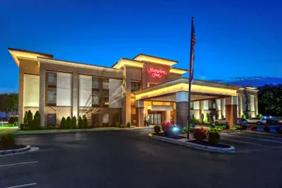 Photo 2 - Hampton Inn Batesville