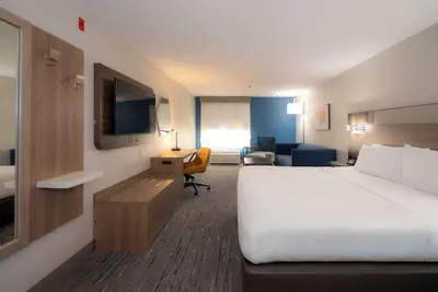 Photo 5 - Holiday Inn Express Hotel & Suites Minneapolis-Minnetonka by IHG