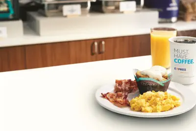 Photo 2 - Holiday Inn Express Hotel & Suites Minneapolis-Minnetonka by IHG
