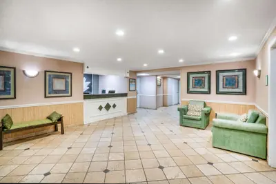 Photo 3 - La Quinta Inn & Suites by Wyndham Nashville Franklin