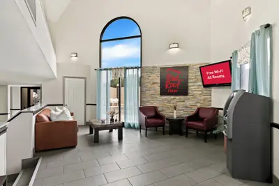 Photo 3 - Red Roof Inn & Suites Duncan
