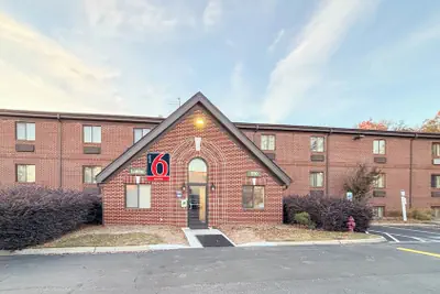 Photo 2 - Studio 6 Suites Greenville, SC - Haywood Mall