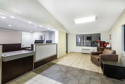 Photo 4 - Travelodge by Wyndham Essington / Philadelphia Airport
