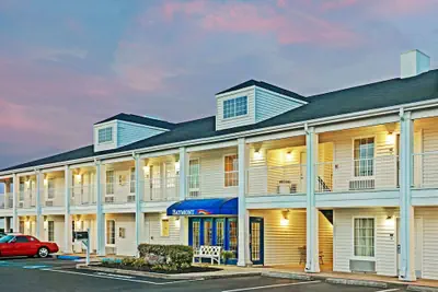 Photo 2 - Baymont by Wyndham Gaffney