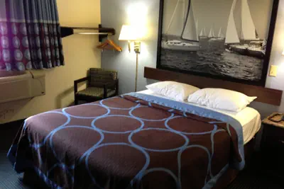 Photo 5 - Super 8 by Wyndham New Castle