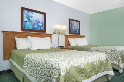 Photo 4 - Days Inn by Wyndham St Cloud