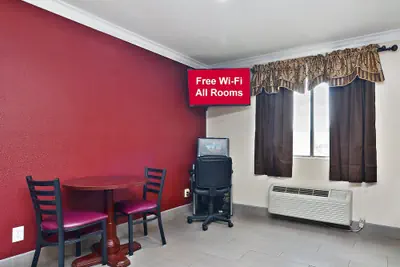 Photo 4 - Red Roof Inn Binghamton North