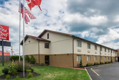 Photo 2 - Red Roof Inn Binghamton North
