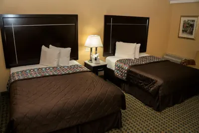 Photo 4 - California Inn