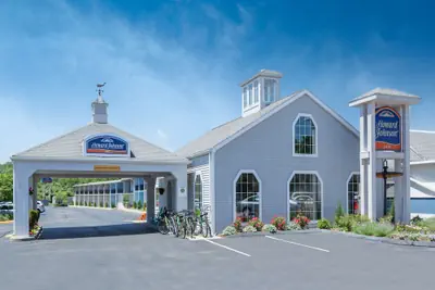 Photo 2 - Howard Johnson by Wyndham Mystic