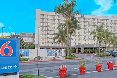 Photo 2 - Motel 6 Los Angeles, CA - Los Angeles - LAX