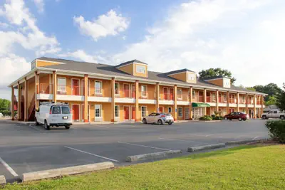 Photo 2 - Quality Inn Albertville US 431