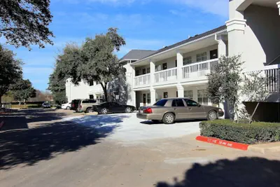 Photo 2 - Studio 6 Extended Stay - Austin, TX - Midtown