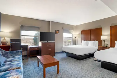 Photo 4 - Comfort Suites near Birkdale Village- Huntersville