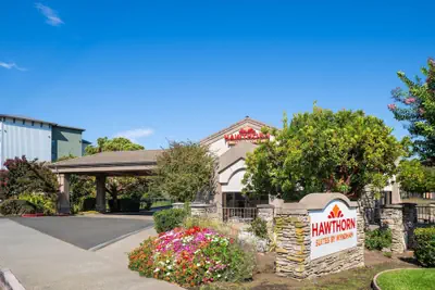 Photo 2 - Hawthorn Suites by Wyndham Napa Valley