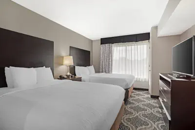 Photo 2 - Quality Suites Pineville - Charlotte