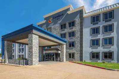 Photo 2 - Comfort Inn Bossier City Casino Area near Shreveport Downtown
