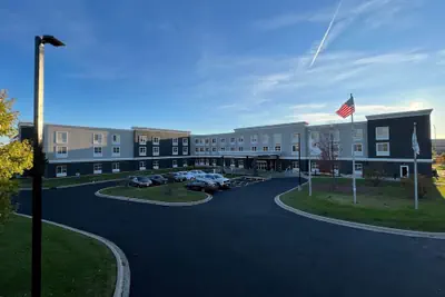 Photo 2 - La Quinta Inn & Suites by Wyndham Bannockburn-Deerfield