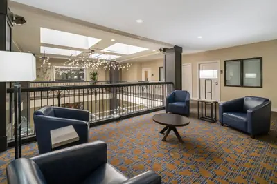 Photo 5 - Best Western Plus Palm Court Hotel