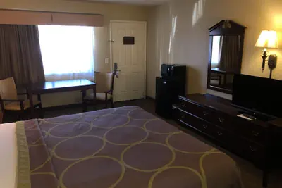 Photo 5 - Super 8 by Wyndham Corning